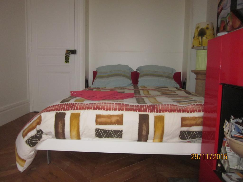 Bed And Breakfast Paris Centre Room photo