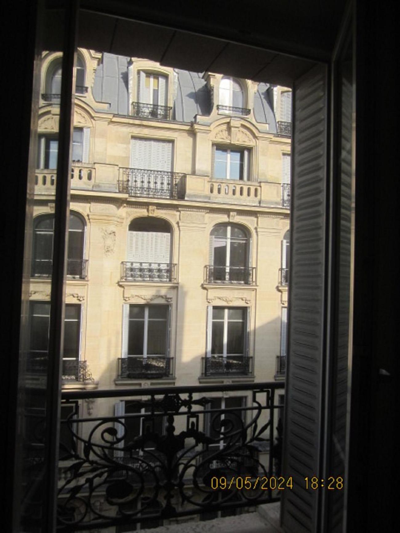 Bed And Breakfast Paris Centre Exterior photo