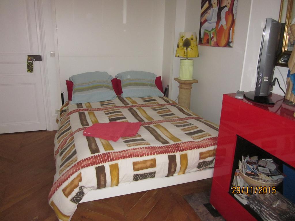 Bed And Breakfast Paris Centre Room photo